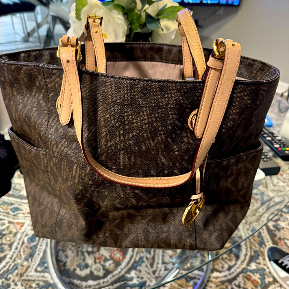 Signature Michael Kors Bag